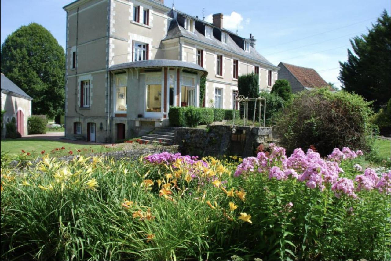 Bed and Breakfast Le Moulin De Francueil Zewnętrze zdjęcie